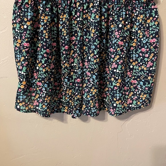 Everly Floral Sleeveless‎ Blouse Top NWT Sz Med - Picture 5 of 5